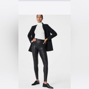 Spanx Faux Leather Leggings black. Size Lrg fits more like Med. Stretchy though